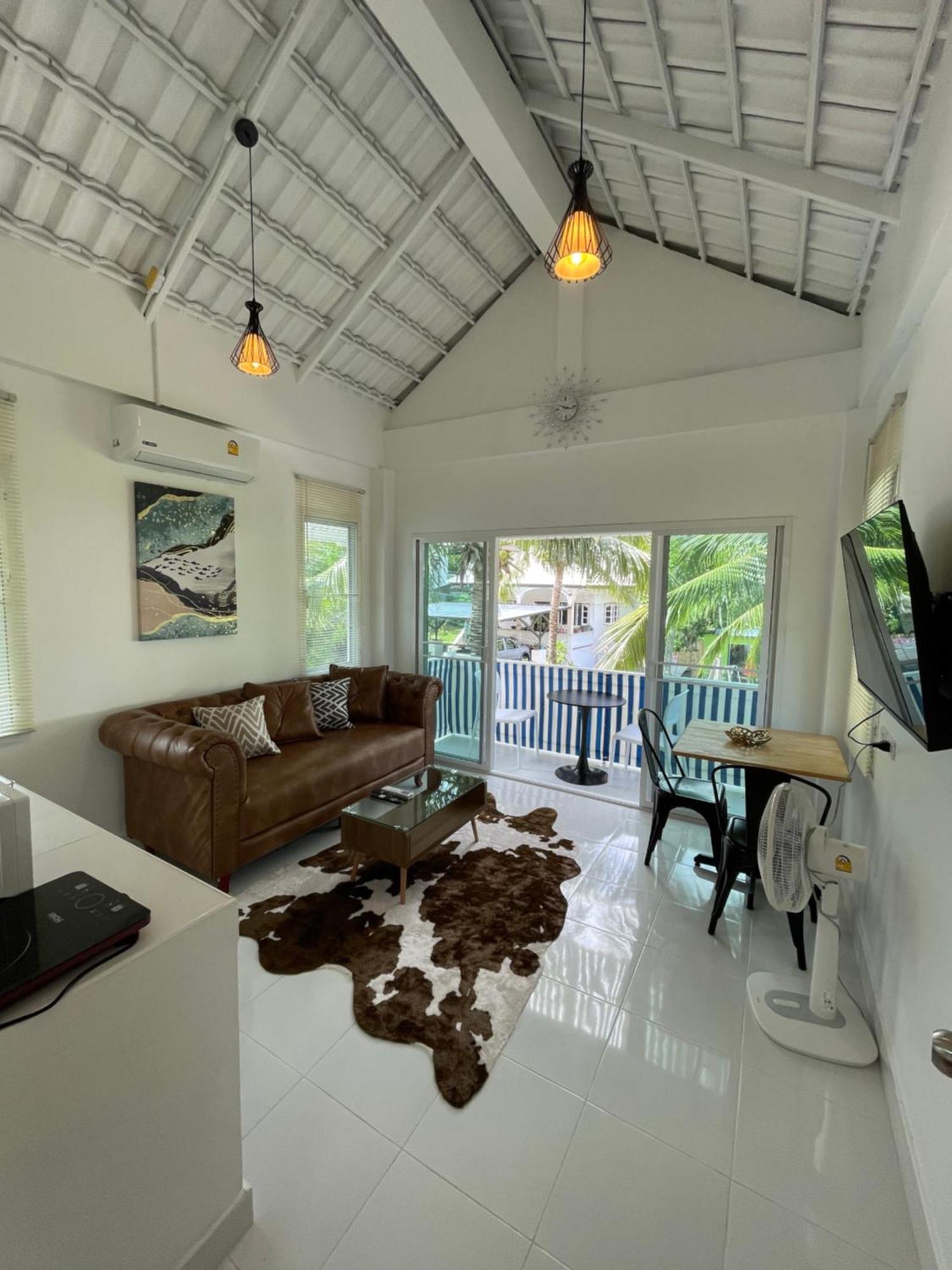 Kata Hillside Hideaway Villa Ban Kata Екстериор снимка